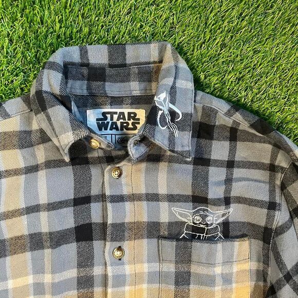 Star Wars button up embroidered flannel in blue grey and yellow (S) - Picture 3 of 5